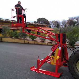 piattaforma elevatrice di potatura 1
