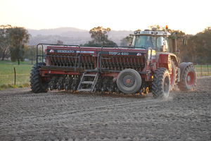 seminatrice in linea a tramoggia