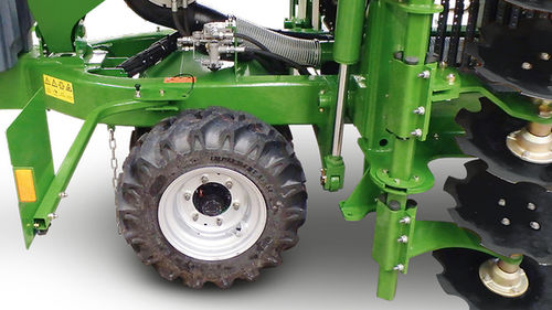Rullo packer - T-Pack series - AMAZONEN-WERKE H. Dreyer GmbH & Co. KG - pneumatico / per montaggio frontale