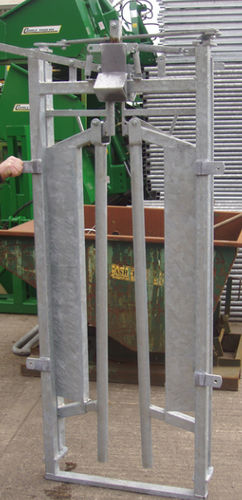 Porta di contenimento per mucche - Cashels Engineering Ltd. - a serraggio automatico