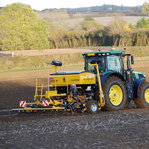 Seminatrice in linea con spandiconcime - Hybrid M4RF - Claydon Yield-o-Meter Ltd. - meccanica / dentata / montata su trattore