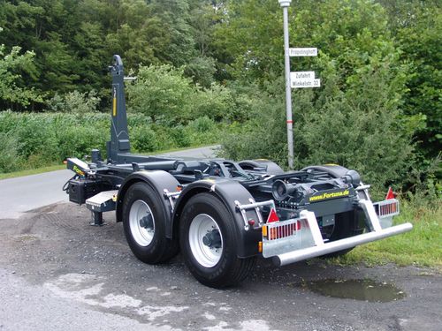 Rimorchio con braccio di sollevamento a gancio - FTH 140 - Fortuna Fahrzeugbau GmbH & Co. KG - tandem / agricolo / 12 tonnellate