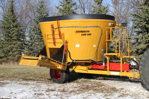 Miscelatore a vite verticale - CMF-590 - Haybuster Agricultural Products - trainato / con scarico laterale / monococlea