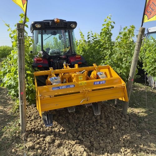 Vangatrice su presa di forza - 150.75 SERIES - SELVATICI srl - montata su trattore / per serra