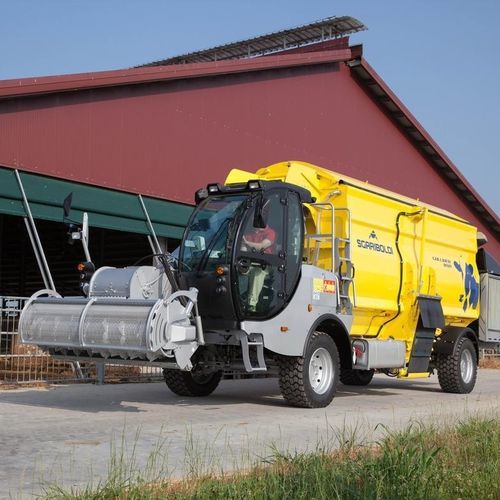 Miscelatore a vite orizzontale - GULLIVER 8000 S - SGARIBOLDI - semovente / con scarico laterale / monococlea