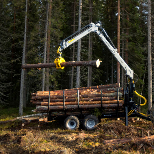 Gru forestale montata su rimorchio - V9000 S- - Trejon AB - con braccio articolato