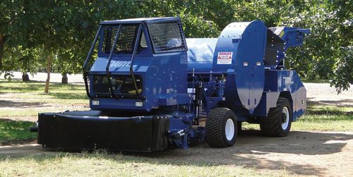 Raccoglitrice per mandorle - Magnum X  - Weiss McNair LLC. - per noci / semovente / 2 filari