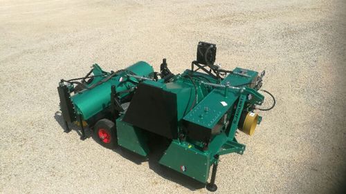 Trinciafoglie per carote - EFF1950BR - Jaulent Industrie - 1 filare / con attacco a tre punti / con spazzole