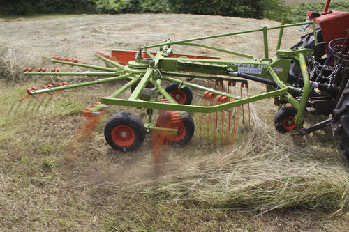Ranghinatore rotativo - COMPASS series - Tonutti / Wolagri - a scarico centrale / multirotore