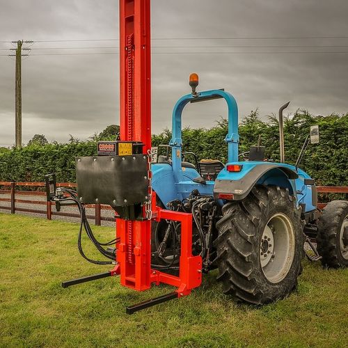 Battipalo idraulico - Cross Agricultural Engineering - montato su trattore