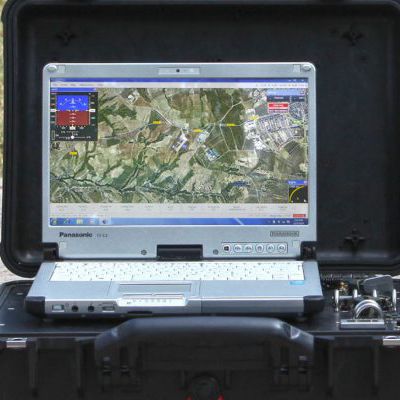 Sistema di controllo per livellamento di terreni agricoli - Ground Control Station (GCS) Gcase+Gtrack - Alpha Unmanned Systems - per telecamera
