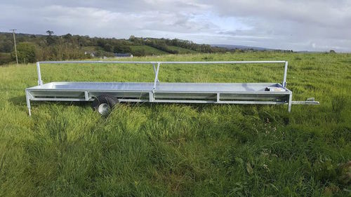 Trogolo per vitelli - O'Donnell Engineering - in acciaio galvanizzato / multiaccesso / montato su rimorchio