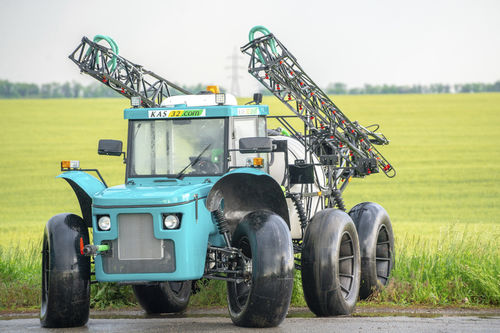 Atomizzatore semovente - ESM-3 - Energomehkomplekt, LLC - per grandi colture / a bracci richiudibili / termico