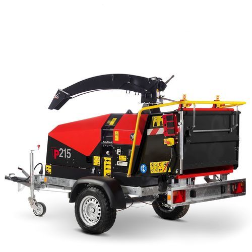 Cippatrice trainata - TP 215 MOBILE - Linddana A/S - con motore diesel / ad alimentazione idraulica