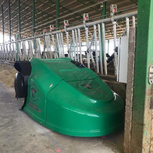 Robot di alimentazione elettronico - DT-BG-001 - dta farm - per vitelli / mobile / con lama spingiforaggio