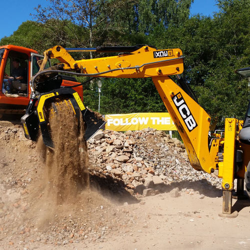 Benna vagliatrice - MB-S10 S4 - MB Crusher - per demolizione / per scavi / per lavori stradali