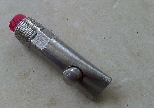 Succhiotto per abbeveratoio per suini - Qingdao Deba Brother Machinery Co.,Ltd - in acciaio inossidabile / con filtro / a biglia