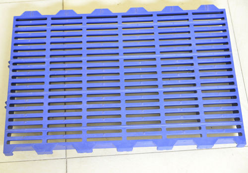 Tappeto in plastica - Qingdao Deba Brother Machinery Co.,Ltd - per allevamento suino / antiscivolo / igienico