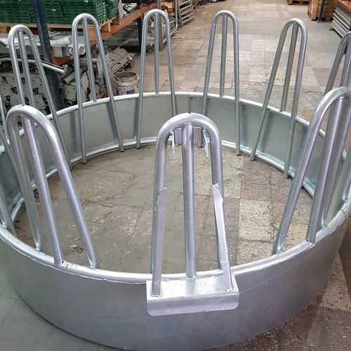 Rastrelliera per esterni - EXTA6 - AHI - FARM CAMARA - per bovini / in metallo / multiaccesso