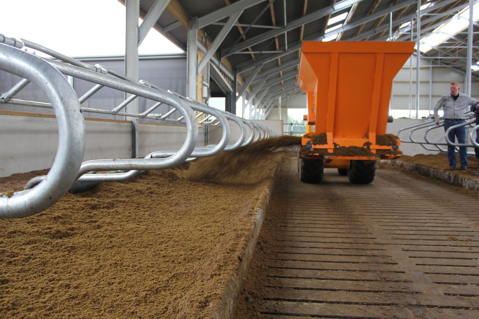 車載型わら敷き機 - ZX series - Flingk Machinebouw B.V.