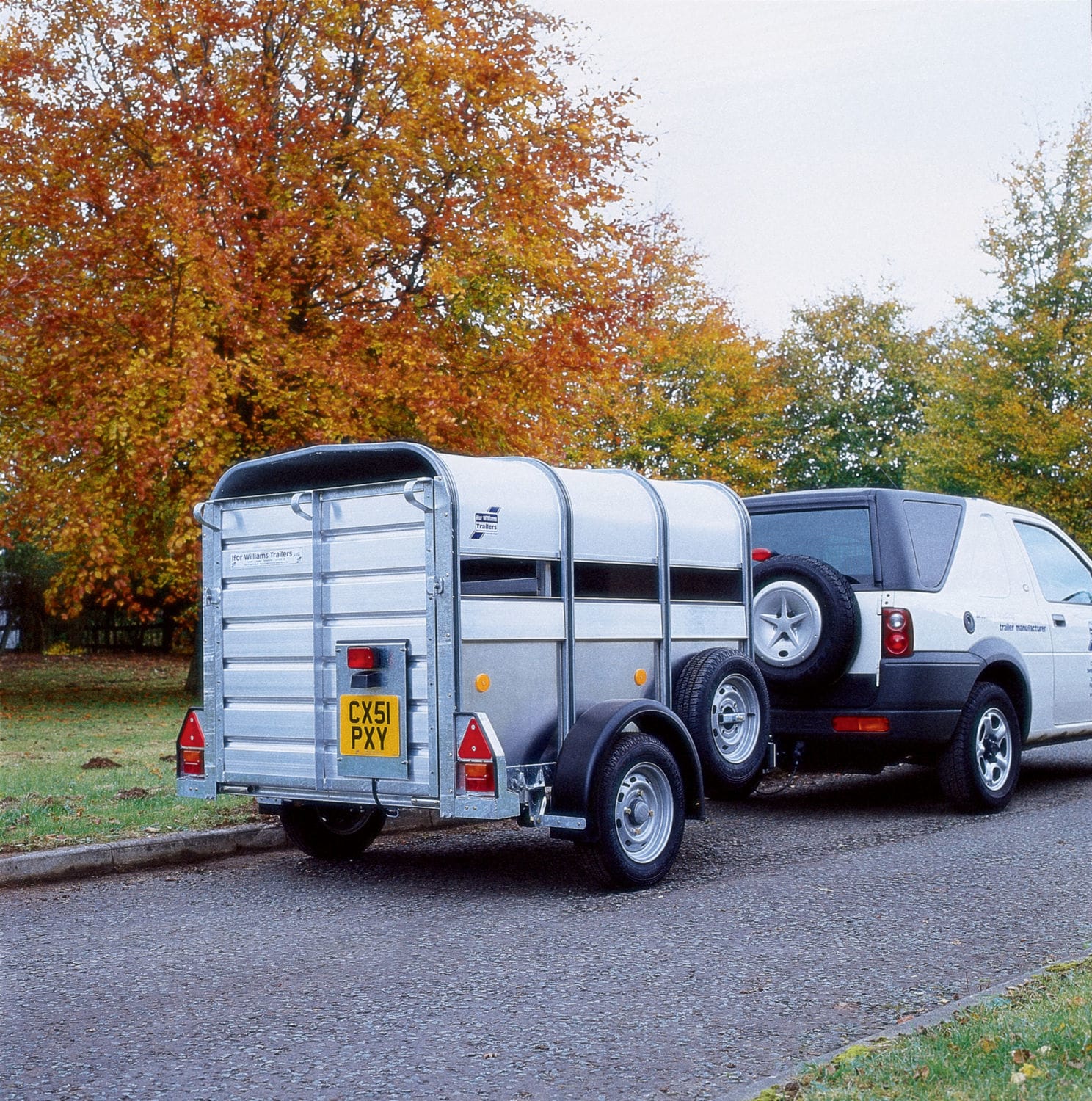 アメリカントレーラー　家畜運搬車 H22 ファイター 増トン 家畜運搬車 牛馬運搬 スロープ 家畜運搬