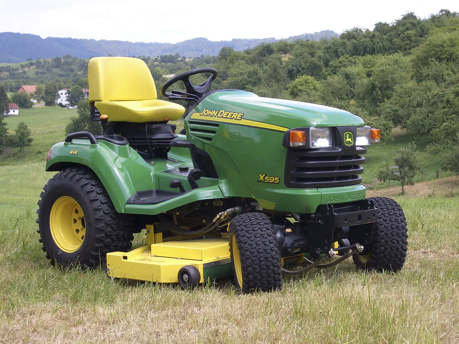 起伏のある草用草刈り機 - FEUCHT Obsttechnik GmbH - 車載型 / ドラム式 / トラクター用