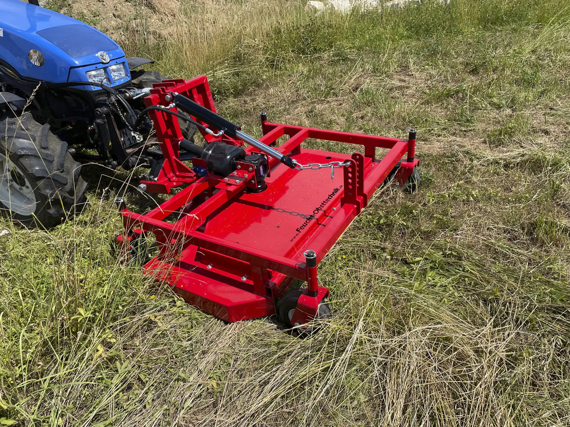 起伏のある草用草刈り機 - FEUCHT Obsttechnik GmbH - 前面 / ドラム式 