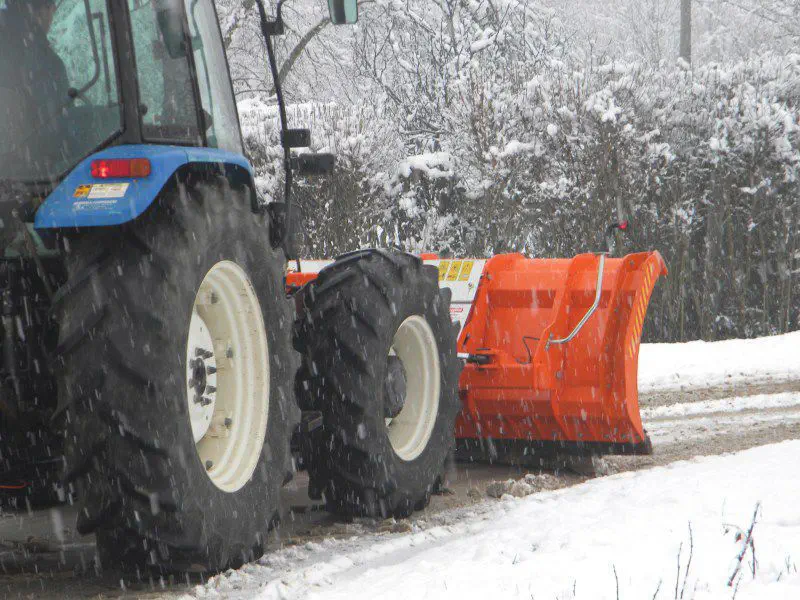 ストレート除雪プラウブレード - Marsaglia - 油圧調整付 / トラクター