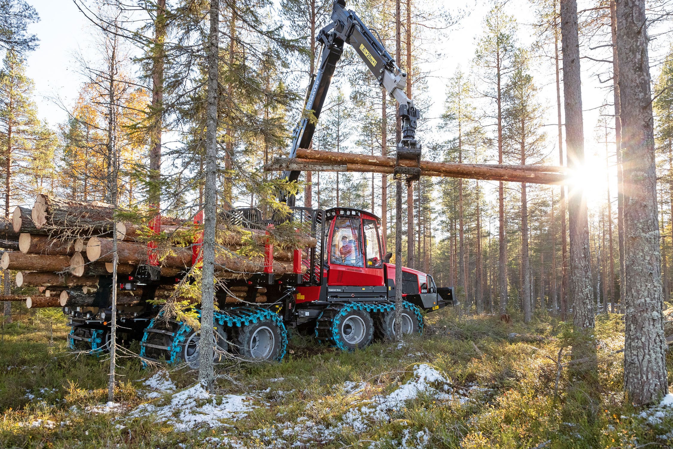 コンパクト木材運搬車 - 855 - Komatsu Forest AB