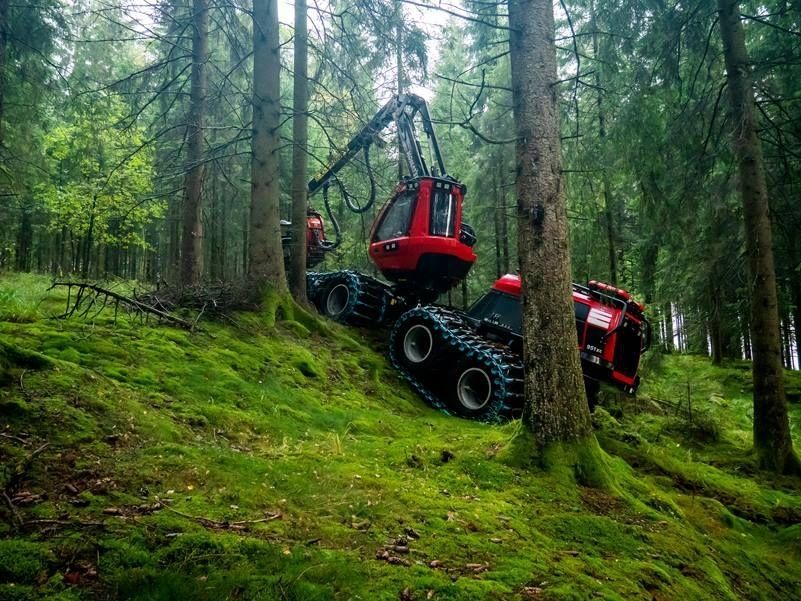 追跡林業ハーベスター - 951XC - Komatsu Forest AB - クレーン付き