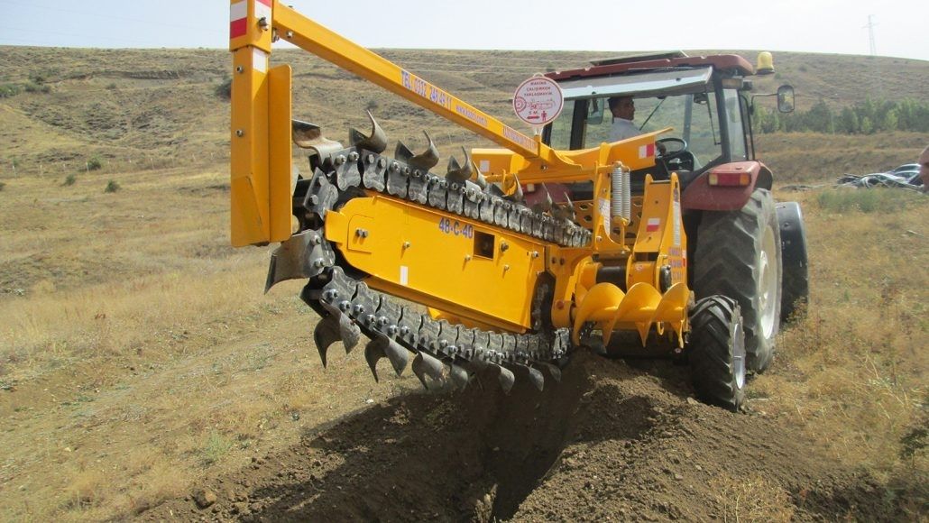 油圧式溝掘り機 - 4 series - KZM Trenching Machines ind.Trade