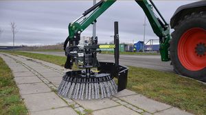 車載型除草機
