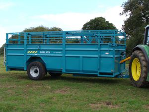牛用家畜運搬車 1