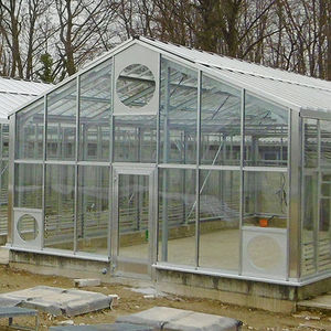 両屋根型温室