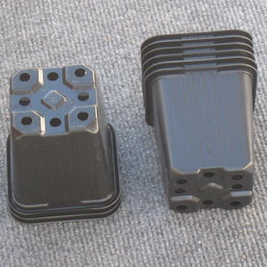 プラスチック製鉢