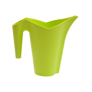 プラスチック製じょうろ