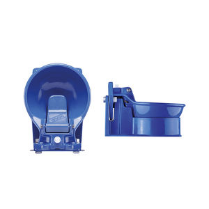 馬用給水器