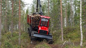 コンパクト木材運搬車 - 845 - Komatsu Forest AB