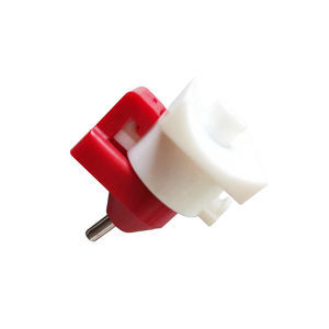 家禽用ニップルドリンカー