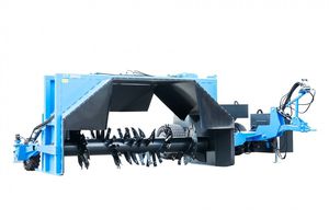 牽引式コンポスト回転機 1