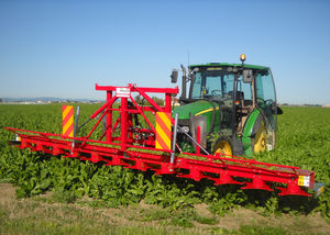 車載型草刈り機