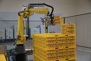 ハンドリング用ファｰムロボット