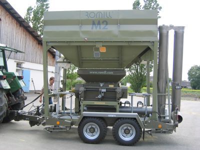 穀物用粉砕機 - ROmiLL M2 - BAG Budissa Agroservice GmbH - ローラー / スクリューコンベヤ付 / 牽引式
