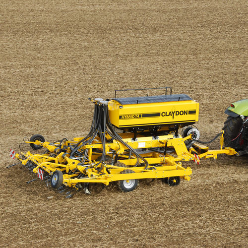 機械式条播機 - Hybrid T4 - Claydon Yield-o-Meter Ltd. - 牽引式 / 施肥機付 / ストリップティル