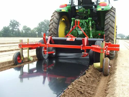 マルチ張り機　トラクター用 半自動マルチ張り機 - CM REGERO Industries