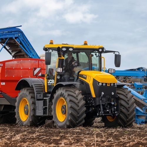 連続可変トラクター - 4000 - JCB - 6気筒 / フロントPTO / キャビン付