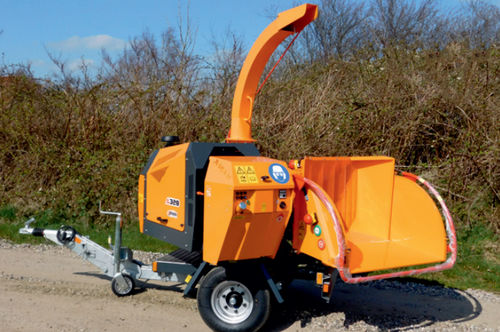 ウッドチッパー 引取可 牽引式ウッドチッパー - A328 - Jensen GmbH - エンジン式 / クローラー式