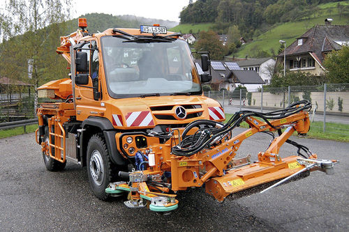 車載型リーチモーア - MLM 200 - MULAG Fahrzeugwerk Heinz Wössner GmbH & Co. KG - フロントマウント / フレール式 / 除草