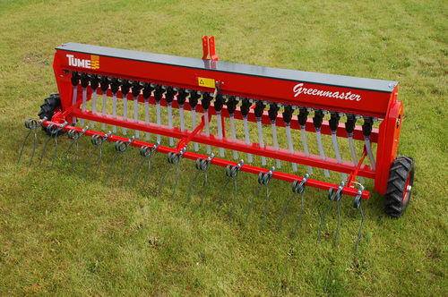 機械式条播機 - GREENMASTER series - TUME-AGRI Oy - 歯式 / トラクター設置式 / 3点リンク