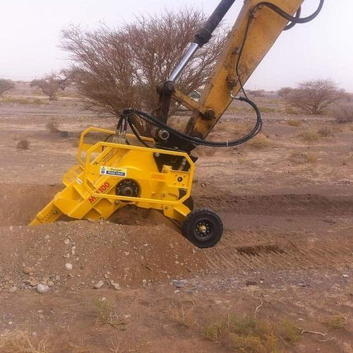 油圧式溝掘り機 - MH100 - AFT Trenchers  Limited - 掘削機上